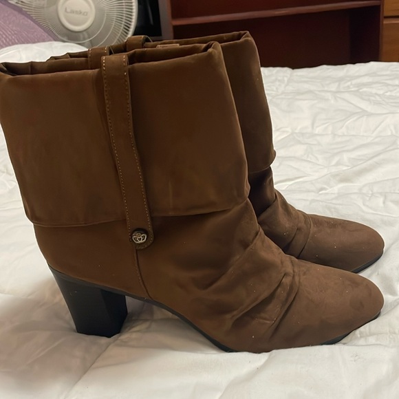 BRAND NEW ANKLE BOOTS - Picture 1 of 5